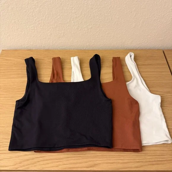 Aritzia Babaton Cropped Tank Tops, set of 3 - Picture 2 of 7